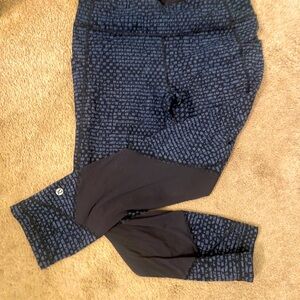 Lululemon cropped run tights- blue/black pattern